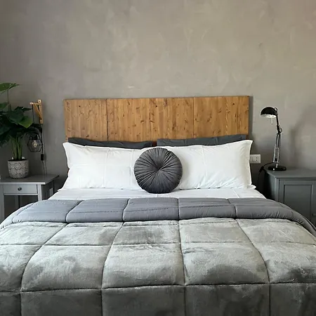Homelyfeeling 卡斯特努沃德加尔达