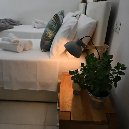 Homelyfeeling * 卡斯特努沃德加尔达