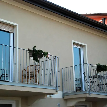 Homelyfeeling Hébergement de vacances Castelnuovo del Garda