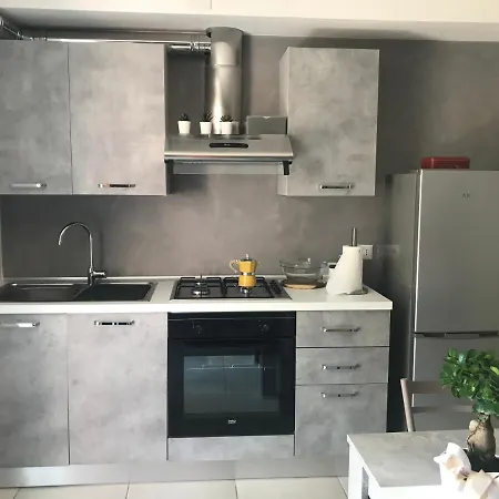 Homelyfeeling * カステルヌオーヴォ・デル・ガルダ